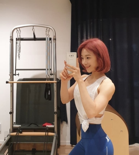 100斤美女每日坚持健身,三个月下来,变身健身美女