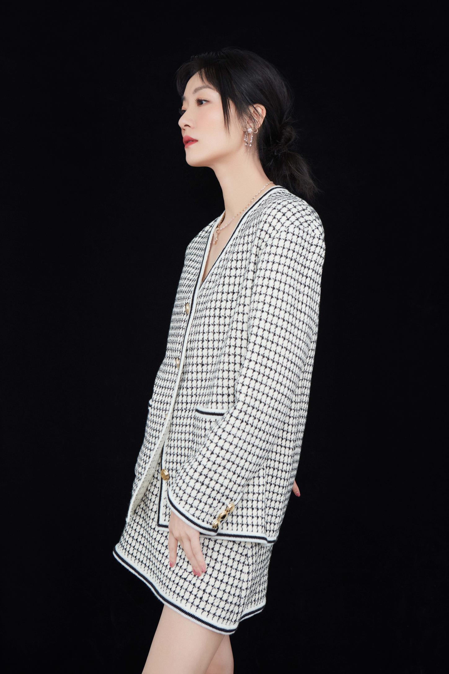 齐溪出席奇迹笨小孩迎春年会嗓门担当荣获话要大声奖