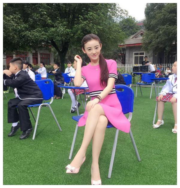 邓鸣贺被父母"吸血",8岁身亡后,徐婷又被"吸血",享年26岁