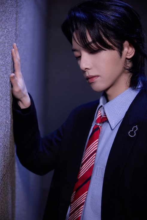 华晨宇佩戴Qeelin麒麟Wulu系列珠宝亮相活动