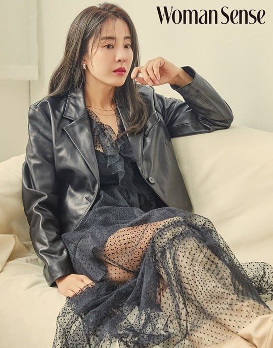 韩国女艺人朴恩惠最新杂志写真曝光