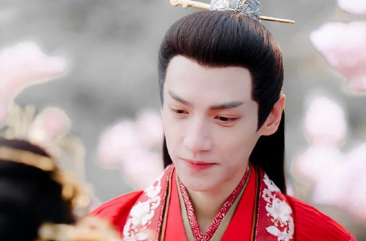 男演员穿红衣古装龚俊肖战看了不下十遍他帅到了观众心坎儿里
