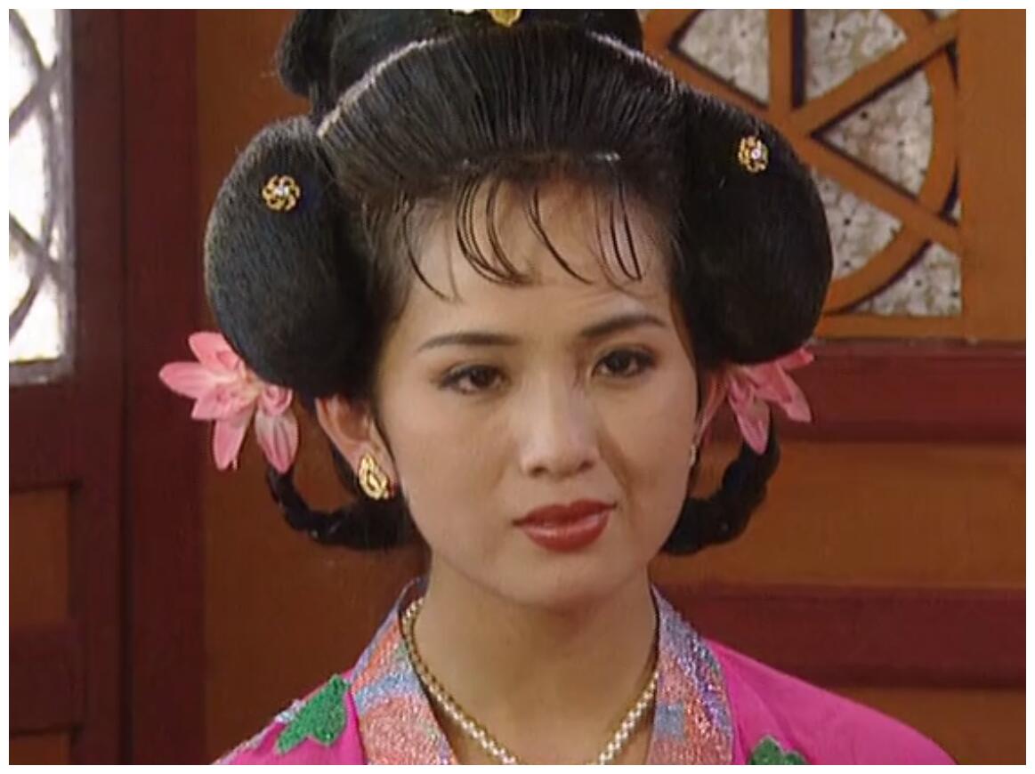 由于理念不同,该剧的主角狄仁杰由孙承政和马昌钰老师分别饰演,这也让