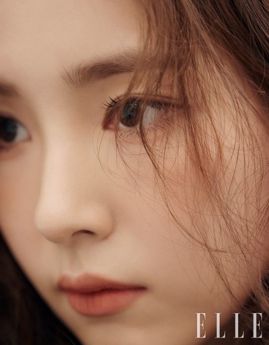 韩国女艺人申世京最新杂志写真曝光