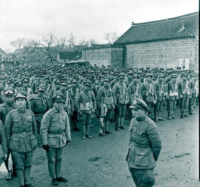 80年前报纸中的游击队抗战,战士被包围后用手榴弹与日寇同归于尽