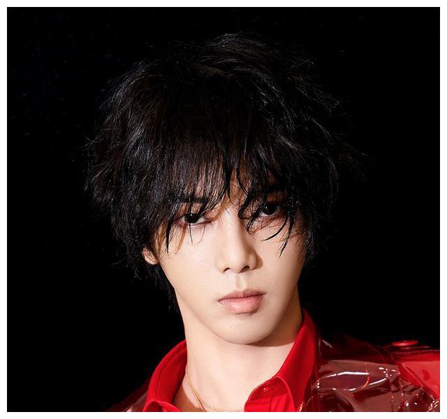 华晨宇遭全网黑,我们为什么讨厌华晨宇,网友:去问问汪峰