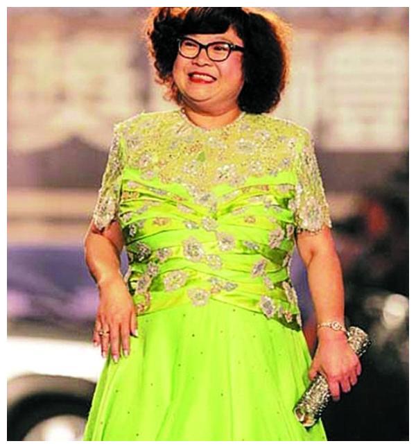 肥肥沈殿霞:用尽资源捧红郑少秋,怀孕期间被出轨,每天以泪洗面