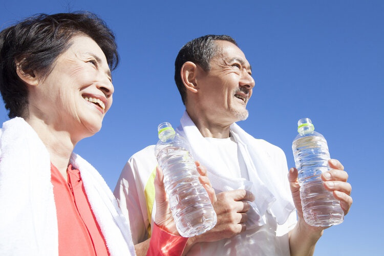 喝水是一门学问,这4个要点没注意,反而可能“毁掉”自己的身体休闲区蓝鸢梦想 - Www.slyday.coM 喝水是一门学问,这4个要点没注意,反而可能“毁掉”自己的身体休闲区蓝鸢梦想 - Www.slyday.coM