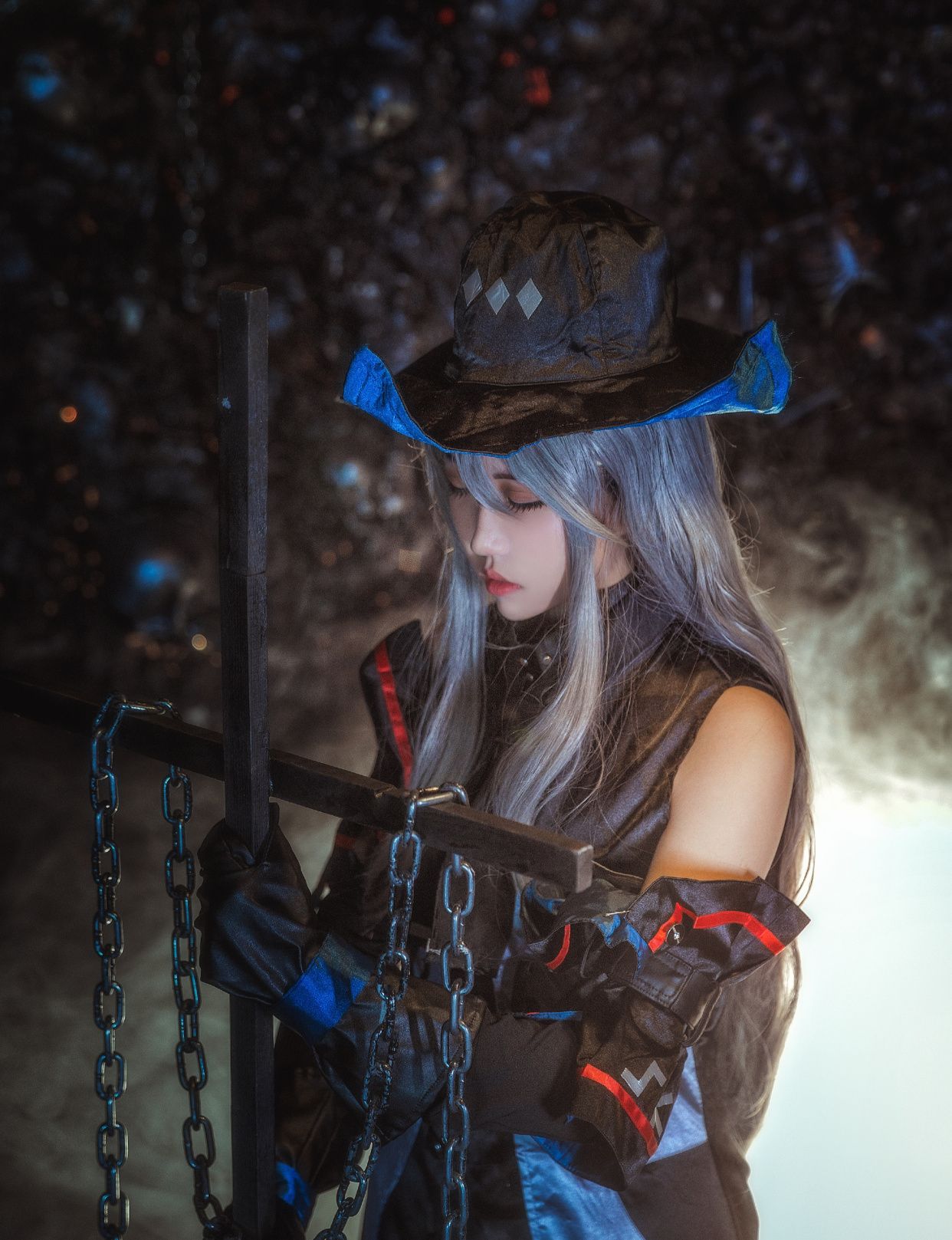 cosplay:黑暗系的斯卡蒂,被拯救吗?如果不是你的话,就没有意义