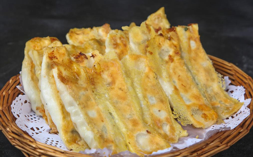 做锅贴用淀粉水还是面粉水大厨分享正确操作香酥脆有冰花