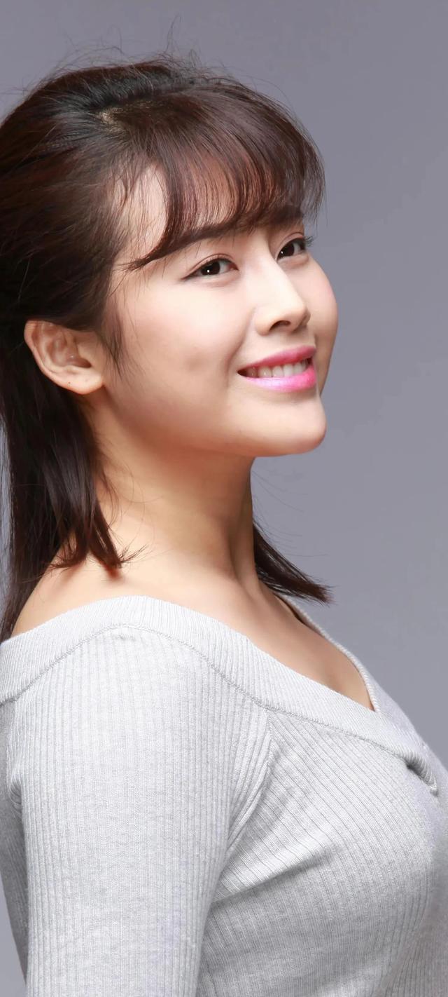 刘洁涵--温文儒雅!__财经头条