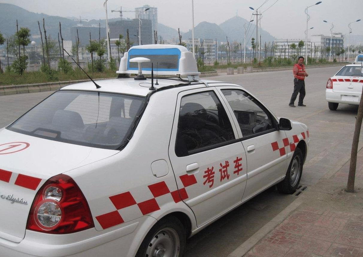 有人练3天科目三就能通过驾驶证考试,他们有什么诀窍吗?