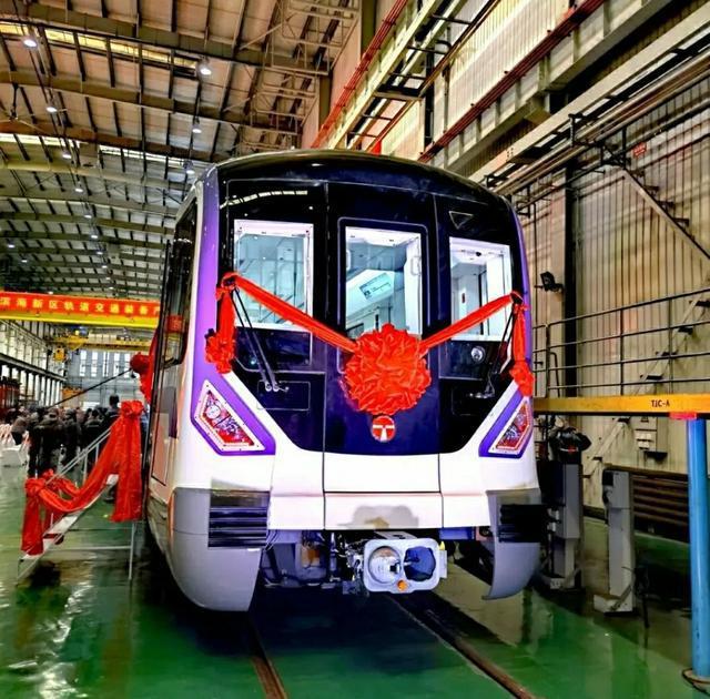 中车长客全自动驾驶地铁列车在天津完成组装调试