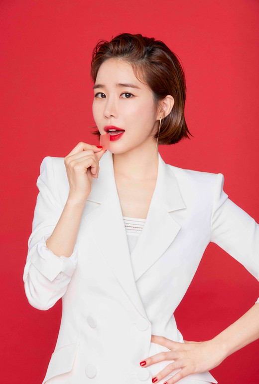 韩国女艺人刘仁娜最新代言宣传照曝光