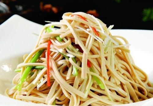 精选美食:麻酱白菜,肉丝炒蒜苗,回锅牛肉,凉拌豆腐丝的做法