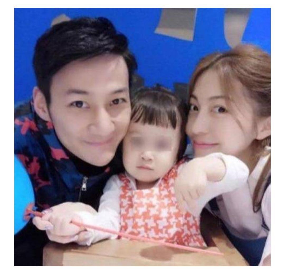 张陆看到妻子这么支持自己的事业,便下定决心要努力发展,可现实总是