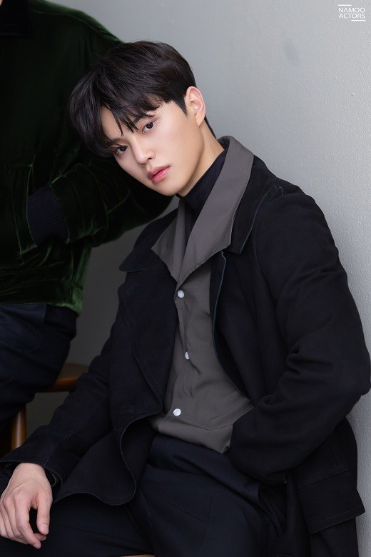 韩国艺人宋康最新杂志写真曝光