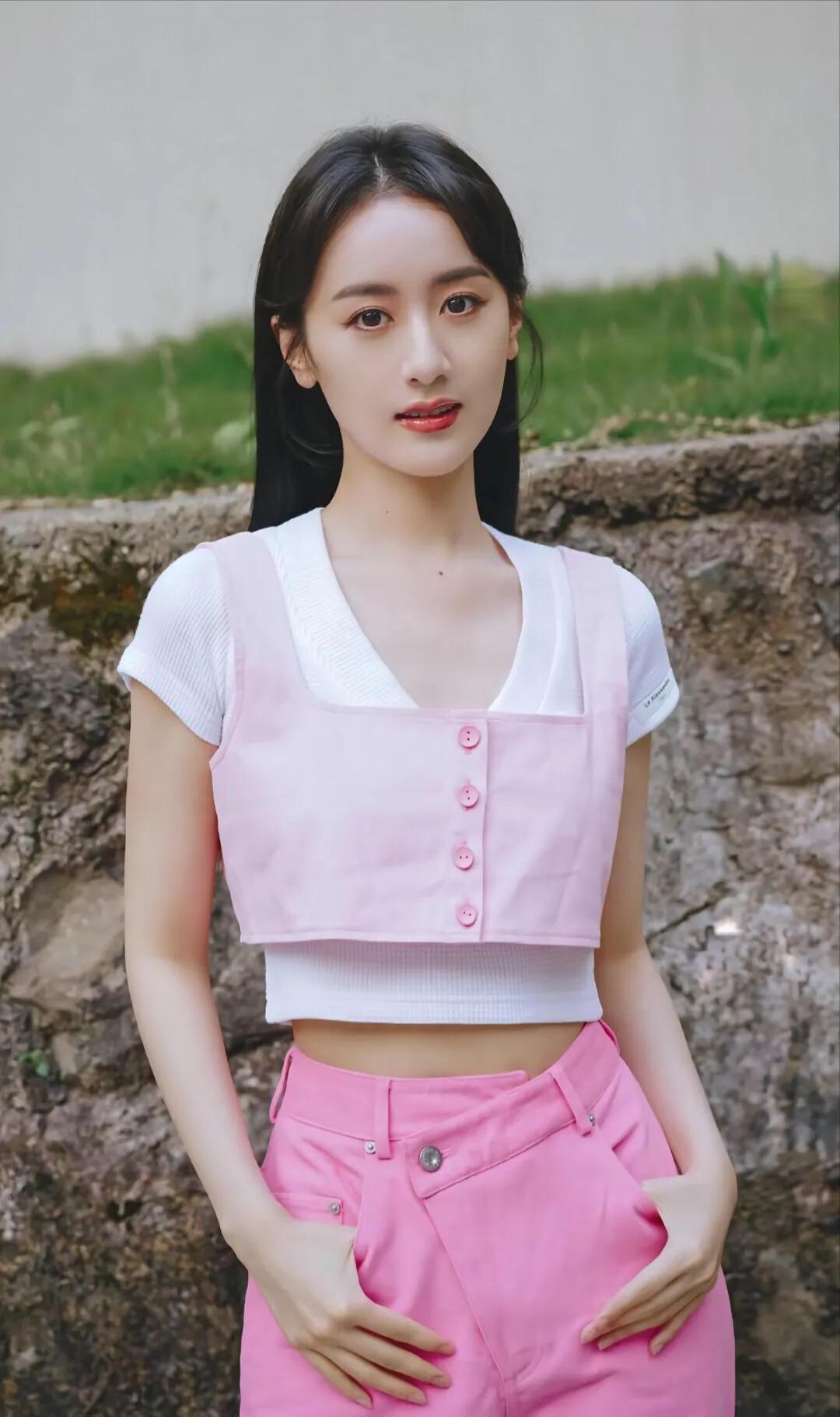 貌美如花的袁冰妍清纯可人