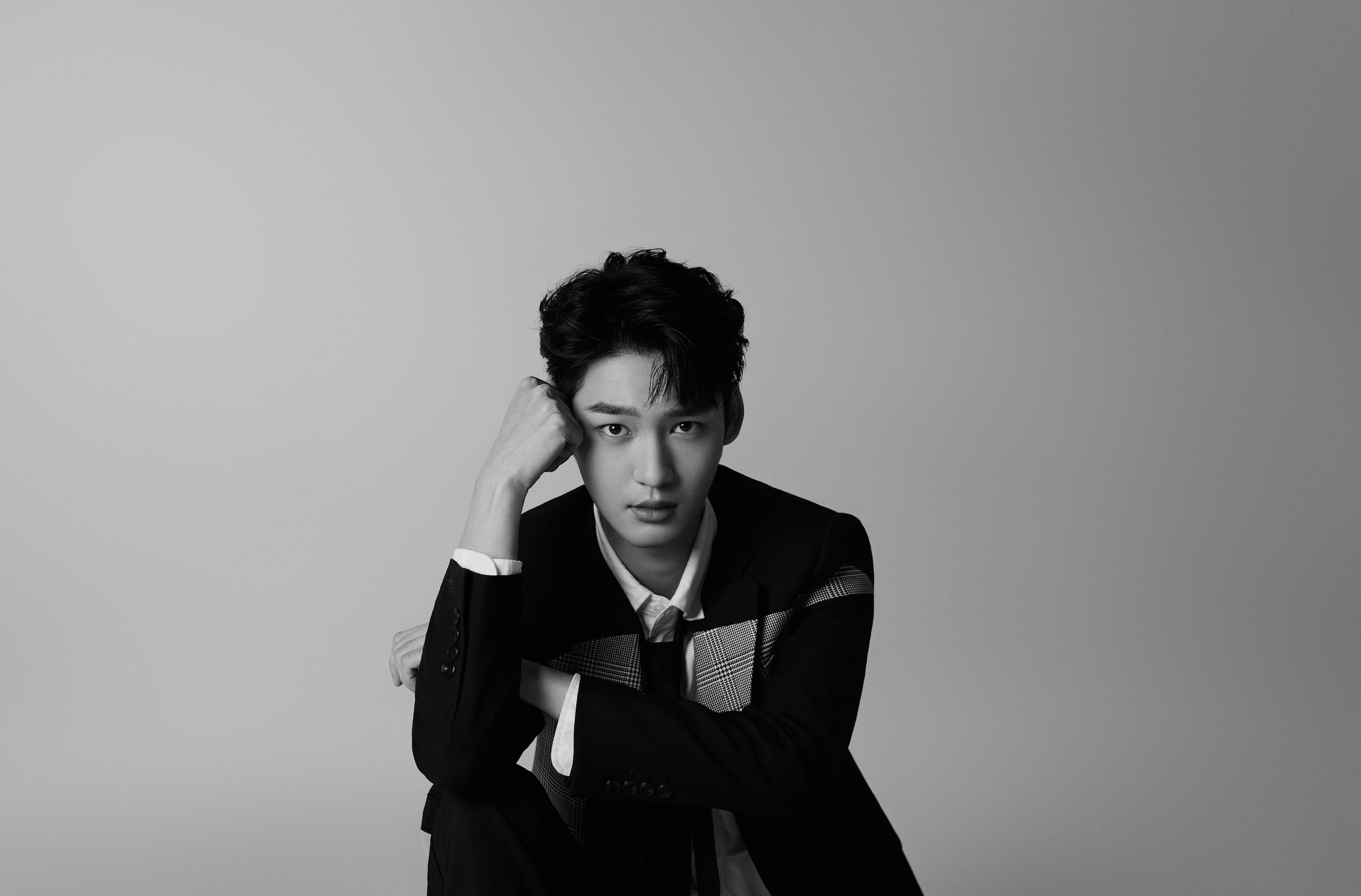 付伟伦最新写真曝光 酷飒风格展现反转魅力|付伟伦