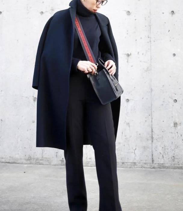 40岁日本博主真会穿大衣，化复杂为简单，简约舒适又清爽利落