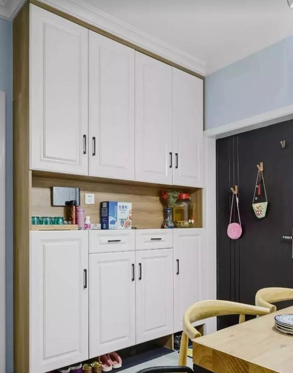 定制鞋柜白色木色搭配有层次的美