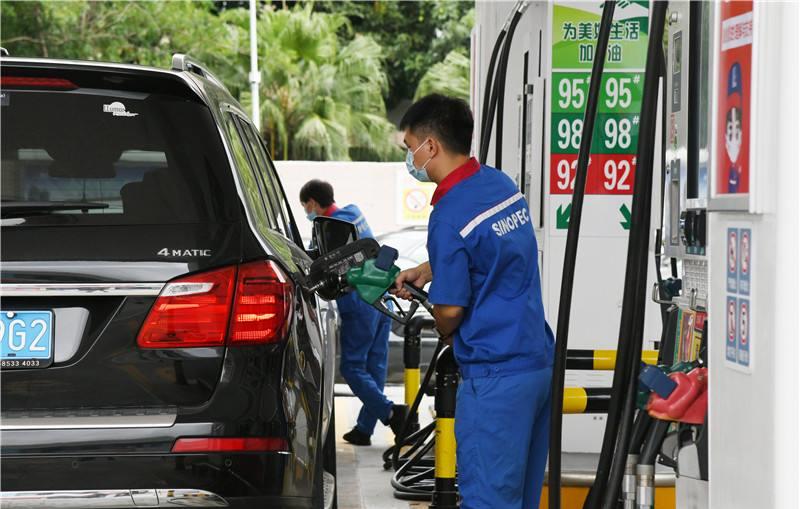 给汽车加油加200块钱和加满哪个更好加错了会伤车