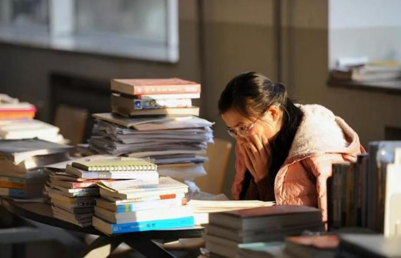 为什么要保研，保研和考研哪个更有优势，保研知识流程性讲解休闲区蓝鸢梦想 - Www.slyday.coM