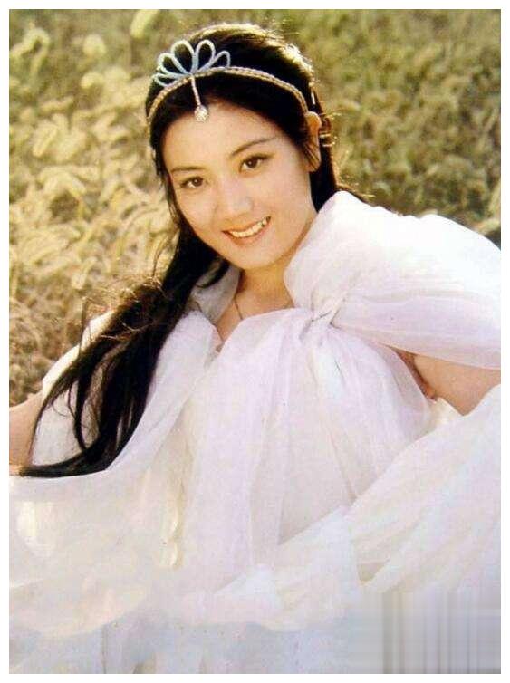 孔雀公主李秀明80年代最美女神40岁卖薯片赚亿元很传奇