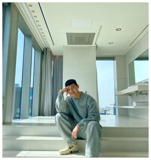 韩国ins粉丝排行榜_韩国ins粉丝数排行,Lisa占女爱豆榜一,男艺人榜一却是他