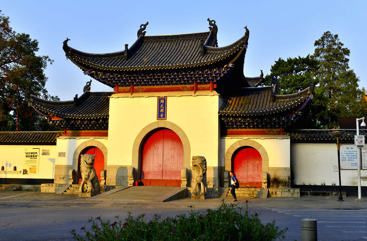 武汉香火旺盛的一座寺庙,是武汉四大古寺之一,属全国重点寺院