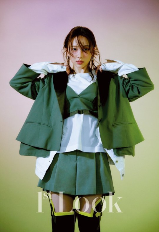 韩国女歌手hani林娜荣携手拍杂志写真