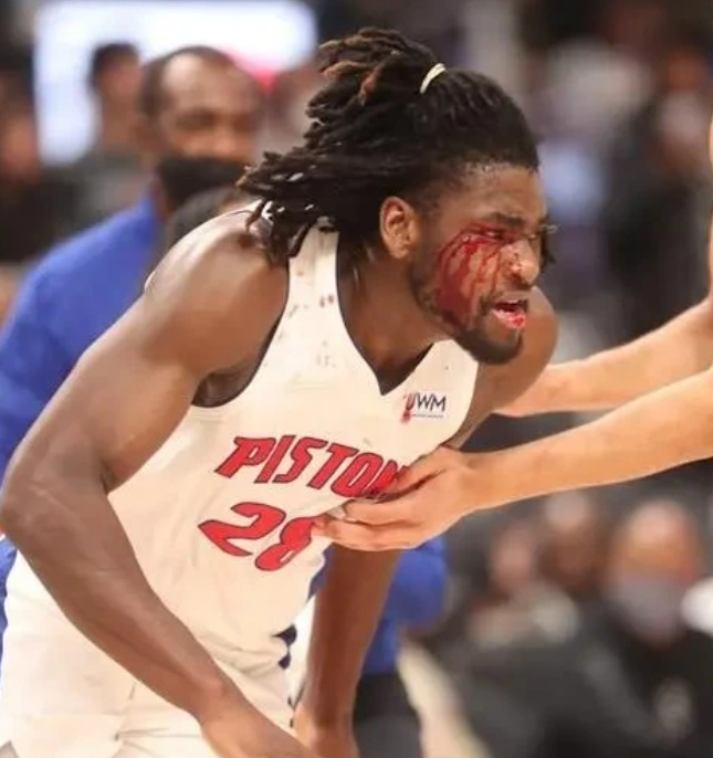 轻罚!詹姆斯生涯首次被禁赛,好在只是一场,斯图尔特被禁赛两场休闲区蓝鸢梦想 - Www.slyday.coM 轻罚!詹姆斯生涯首次被禁赛,好在只是一场,斯图尔特被禁赛两场休闲区蓝鸢梦想 - Www.slyday.coM