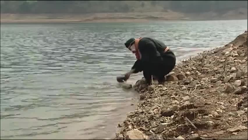 西游记:给点活路行不行,悟空探查黑水河,一眼望去全是墨汁