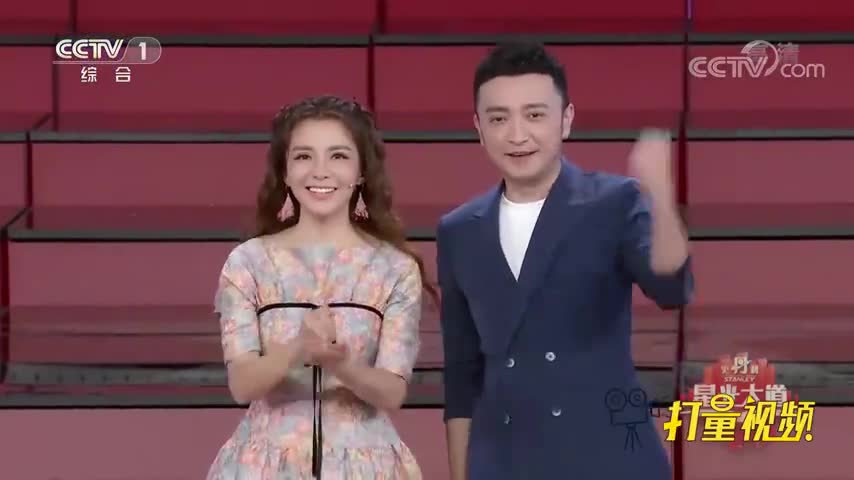 润夏走心献唱《阳光下的小花》,干净的嗓音感染力十足星光大道