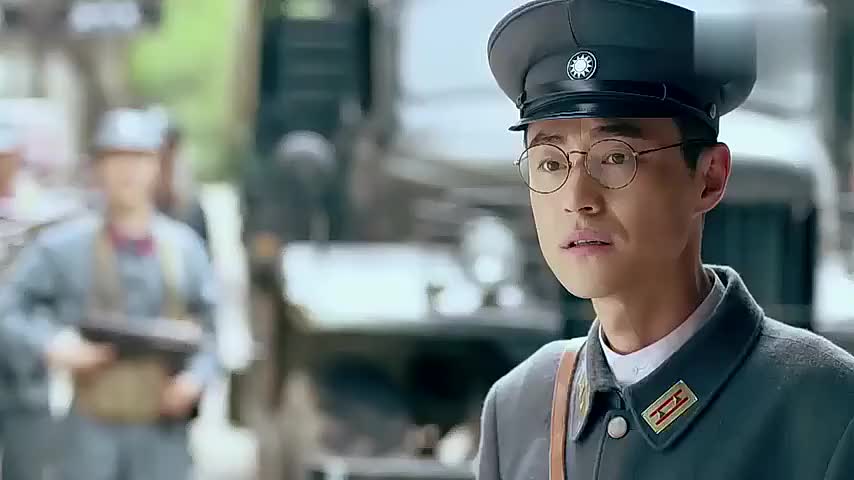 一代枭雄:军队气势汹汹来风雷镇,怎料团长一见何辅堂,就喊大哥