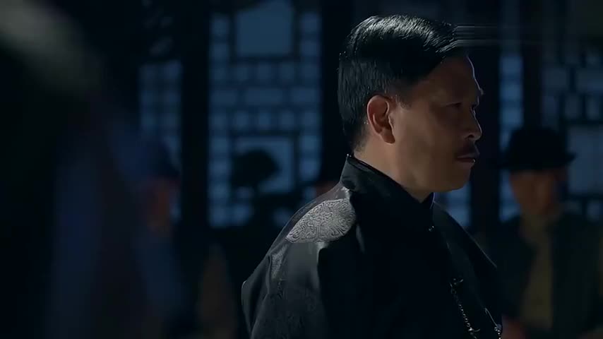 一代枭雄:黑娃老乌俩人装成铁血营镇住牛旅长,出来腿就软了