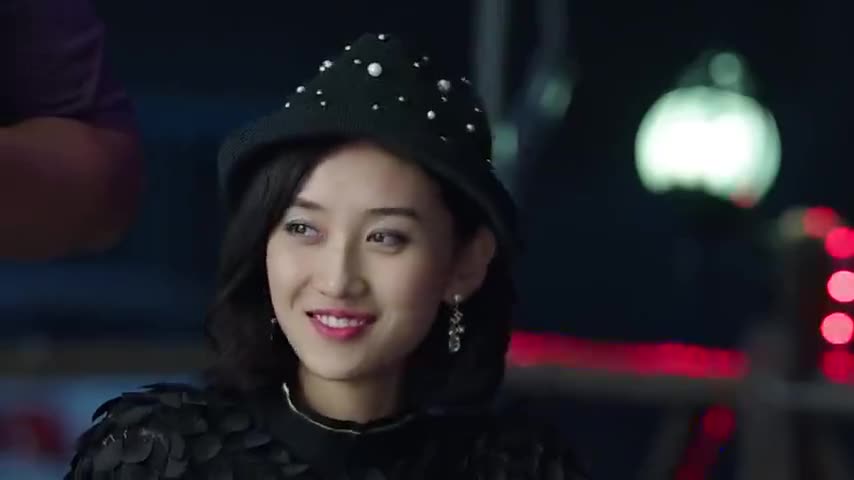 槑头槑脑:农村小伙在富家女面前装阔绰,这种行为实在不可取