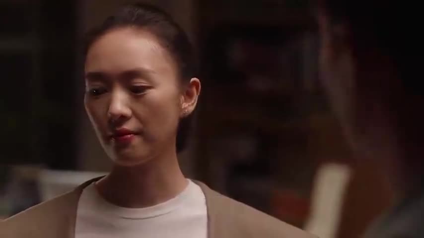 三十而已,颜厂长看到悠悠后,眼神里全是惊愕,顾佳发现有端倪