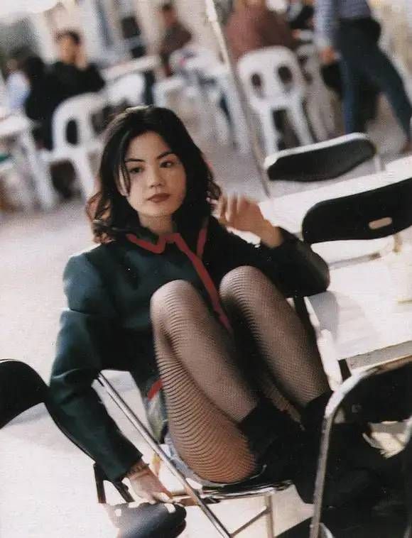 王菲长得年轻全靠医美痴迷佛教的她一生收益