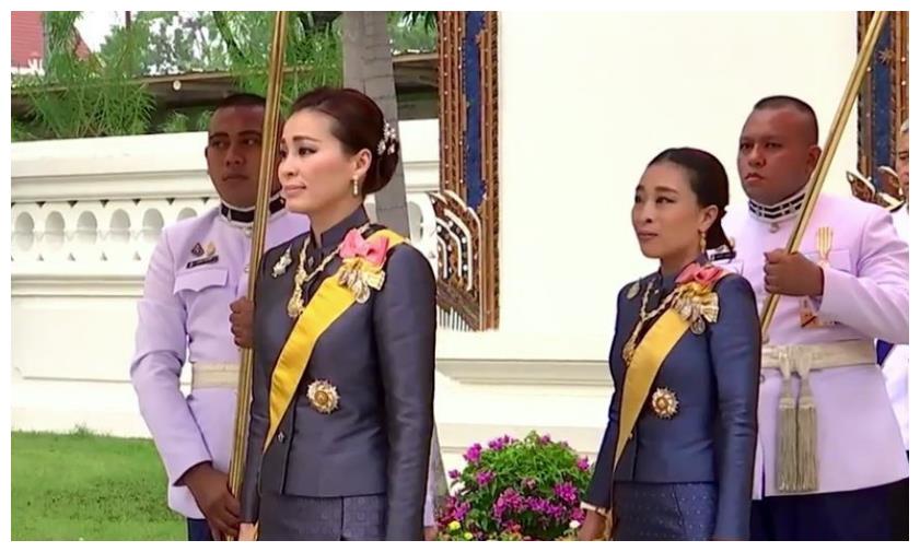 苏提达和诗妮娜微笑互动,存在感大增的贵妃,还上了王室合集照