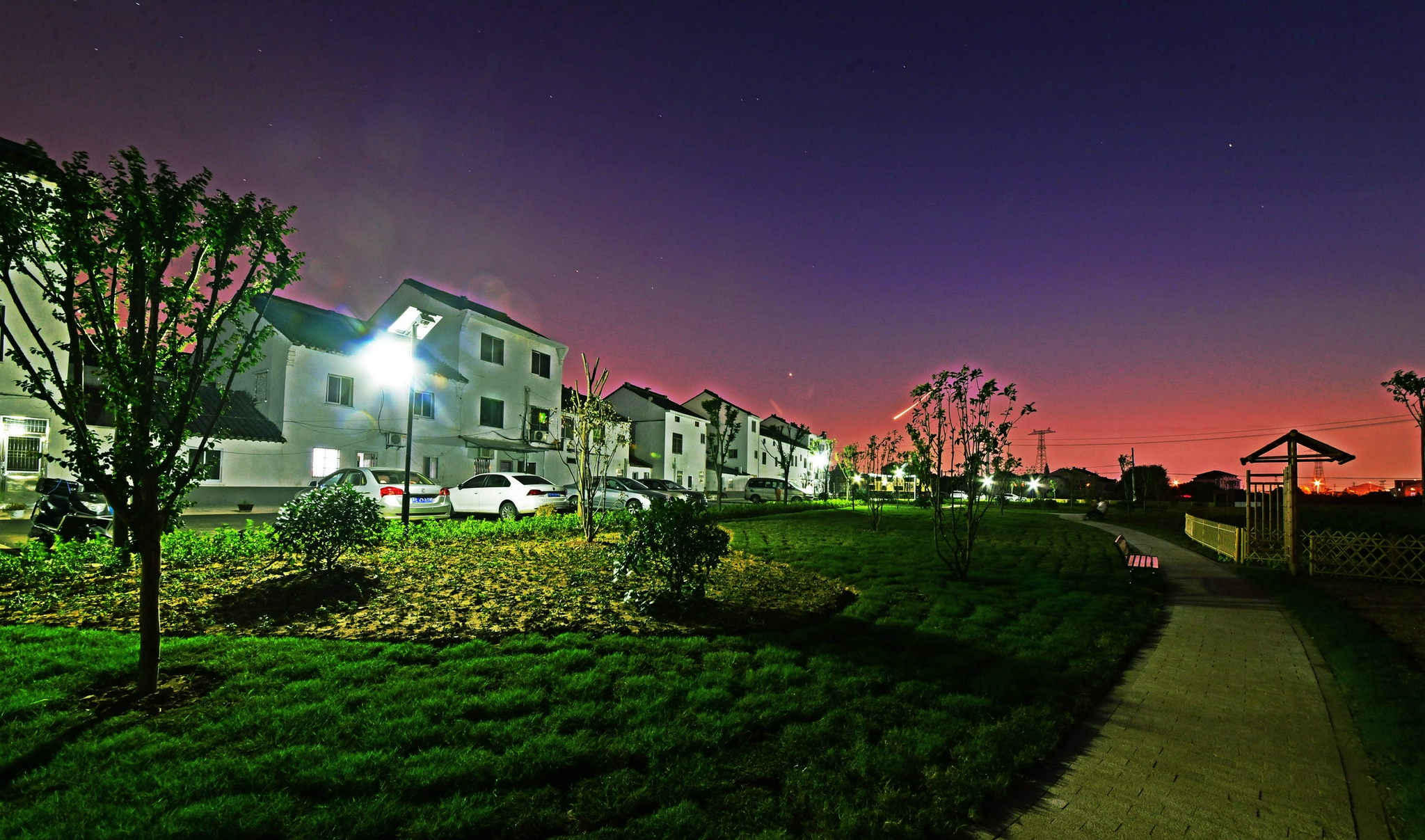 劲丰乡村夜色美