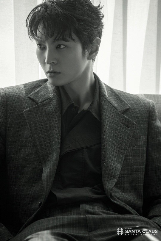 韩国艺人周元未公开时装写真身材高挑迷人