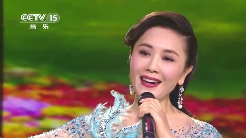 歌手张丽精彩演绎《东方红》,歌声灵动让人难以抗拒歌从黄河来