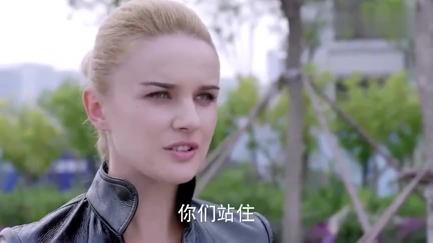 麻辣变形计:马丽一听让她扔掉行李,她顿时慌了,行李就是她的命