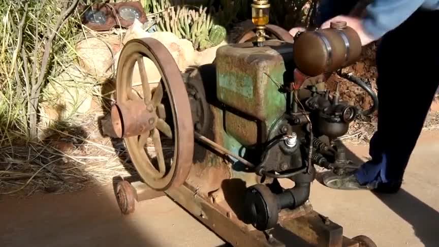 起动一台老式柴油机,这声音听着就是塌实