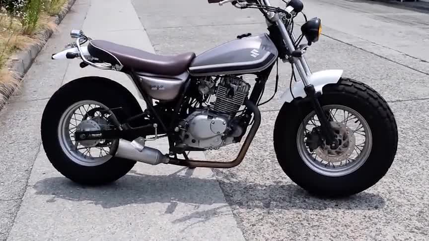 超大的轮胎才是亮点200cc铃木vanvan摩托车