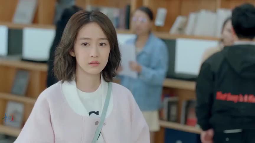 橘生江百丽跑了上去抢过酒杯一饮而尽陈墨涵受尽屈辱