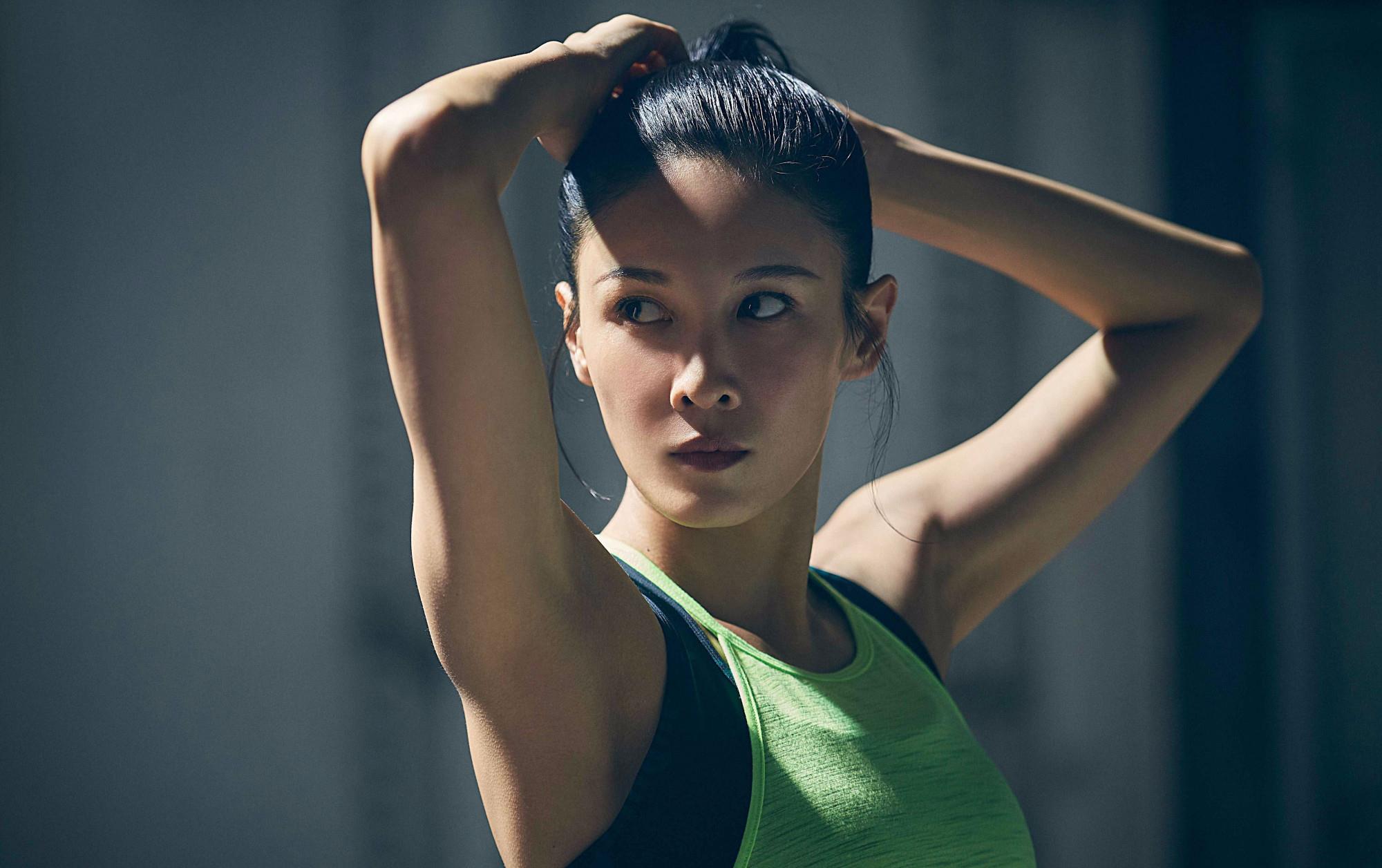 张蓝心近照曝光引热议,穿紧身衣肚腩明显,这身材我没眼花吧?