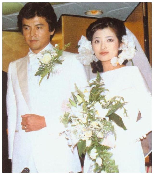 永远的山口百惠,结婚40年,迎来家庭新成员,荣升婆婆__财经头条