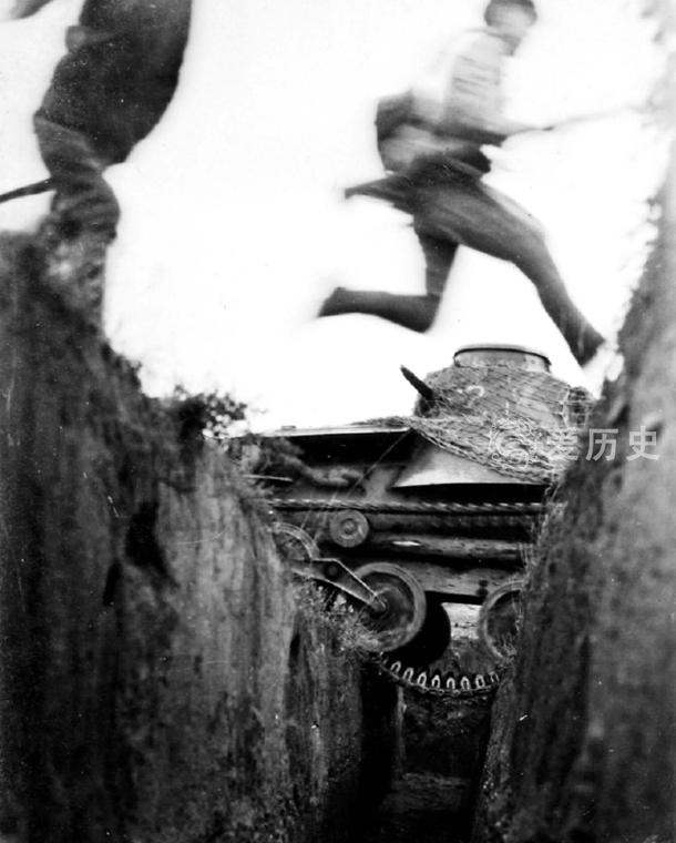 老照片 侵华日军步坦协同攻占枣阳抗日名将举枪自尽杀身成仁 钟毅 枣阳 师团 新浪新闻 老照片 侵华日军步坦协同攻占枣阳抗日名将举枪自尽杀身成仁 钟毅 枣阳 师团 新浪新闻